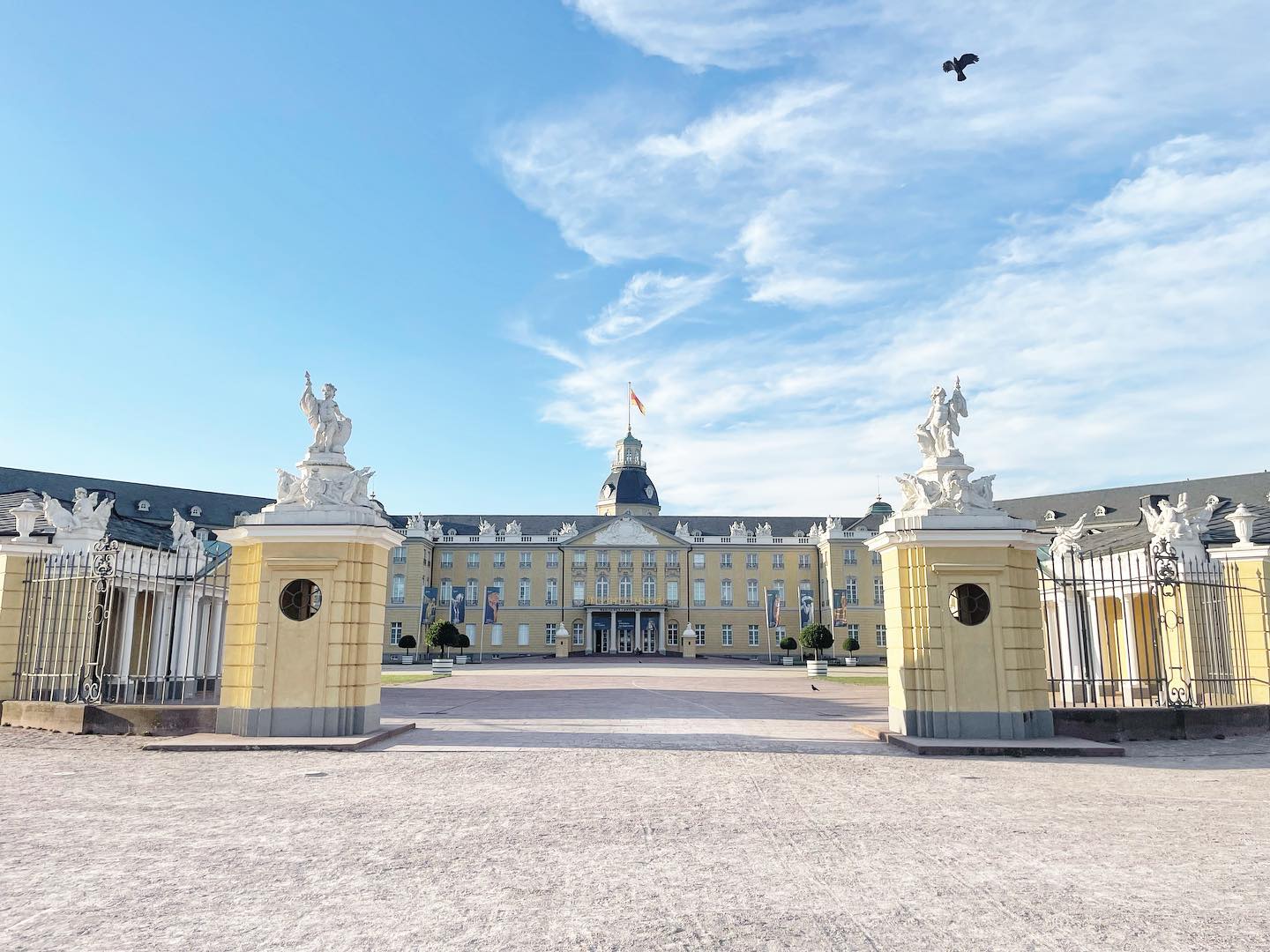 Happy Weekend everyone 🌞
.
.
DEJOSI
Avant Garde Exclusive 
Amalienstrasse 19
76133 Karlsruhe 
.
.
We share love with DEJOSI ❤️❤️
#dejosi
#dejosihandmade 
#karlsruhecity 
#schlosskarlsruhe
#avantgardeexclusive
#taschenliebe 
#handmade