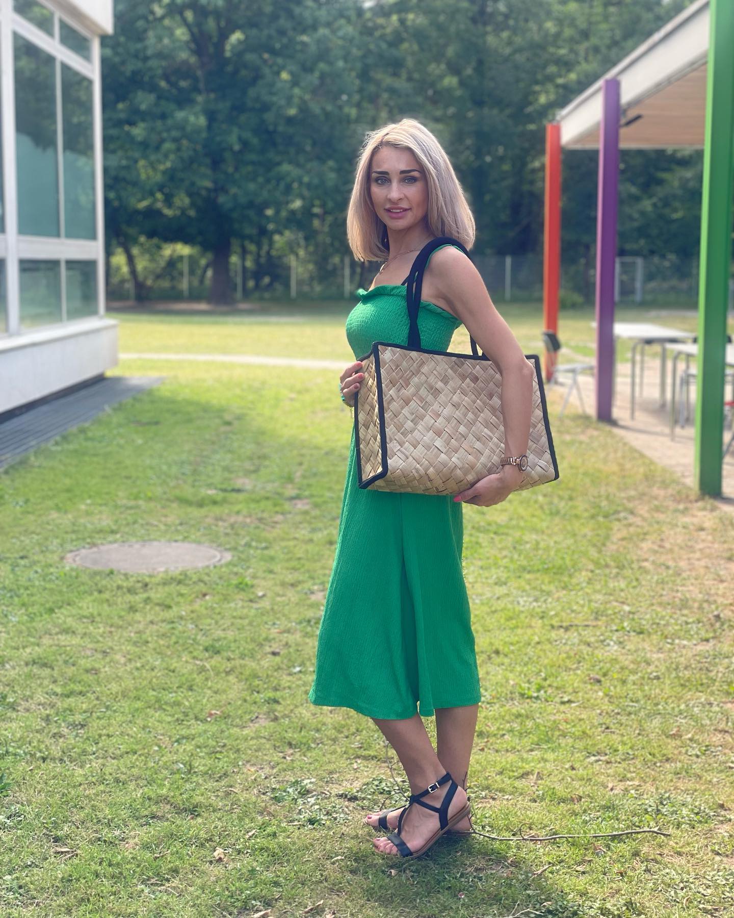 Happy Monday 🌞
.
.
👜 Pandan Bag (sold out)
📸 @pelmeneria.karlsruhe 
DEJOSI 
👇
Avant Garde Exclusive 
Amalienstrasse 19
76133 Karlsruhe 
.
.
We share love with DEJOSI ❤️❤️
#dejosi
#dejosihandmade 
#balibag
#pandanbag
#handmade
#supportlocal
#taschen
#ethicalfashion 
#karlsruhe
#bali