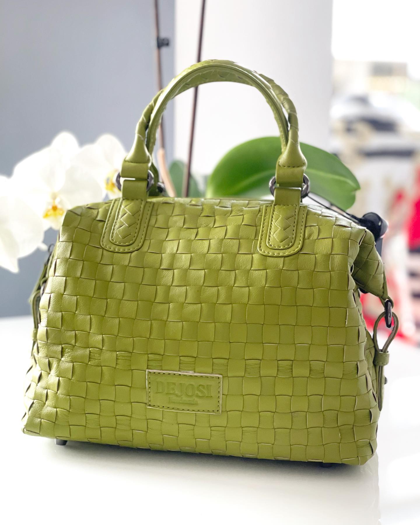 New 💚
Tote Riri size 25 cm
Genuine lamb leather 
Available @avantgardeexclusive 
Amalienstrasse 19
76133 Karlsruhe 
We share love with DEJOSI ❤️❤️
#dejosi
#dejosihandmade 
#balibag