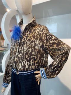 New in 💙
CEPAKA
Waldstrasse 42
76133 Karlsruhe 
Leo Bluse @emilyvandenbergh 
Jeans @bluefireco 
Summer Sale bis 50 % ⚡️⚡️
Wir freuen uns auf Ihren Besuch ❤️
#cepakakarlsruhe
#avantgardeexclusive
#newcollection 
#fashionstyle
#boutiquekarlsruhe
#shoppinginkarlsruhe