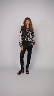 CEPAKA
Waldstraße 42
76133 Karlsruhe
Save the Date
Modenschau Frühjahr Sommer 2026
11.4.2026
1. Lauf 👉 11 Uhr
2. Lauf 👉 14 Uhr
Anmeldung
☎️ 0721-23817
Wir freuen uns auf euch 💝
#cepakakarlsruhe
#modenschau
#beateheymannstreetcouture
#boutiquekarlsruhe
#karlsruheerleben