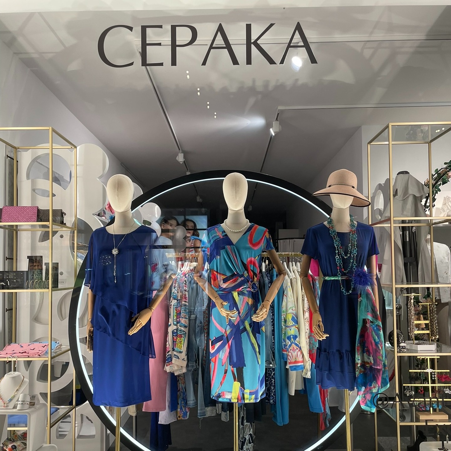 new in
Begrüßen Sie den Frühling
mit uns
und
Frank Lyman aus Canada
#franklymandesign
Herzliche Einladung zur Modenschau von CEPAKA
in der Waldstr. 42 76133 Karlsruhe
1. Lauf 11:00 Uhr
2. Lauf 14:00 Uhr
SPENDE 10€ für das Waisenhaus in Bali
Dieses Jahr verlosen wir einen schönen Preis als kleines Dankeschön
unter den Kundinnen die ein Outfit aus unserer Boutique an der Modenschau tragen.
Die Sitzplätze sind begrenzt, bitte reservieren Sie rechtzeitig telefonisch
Anmeldung unter:
CEPAKA
Waldstrasse 42
76133 Karlsruhe
☎️ 0721/23817
www.cepaka.de
@cepakaavantgardeexclusive
#cepakakarlsruhe
#boutiquekarlsruhe
#shoppinginkarlsruhe
#visitus
#dejosihandmade
#visitkarlsruhe
#boutiquekarlsruhe
#fashionista